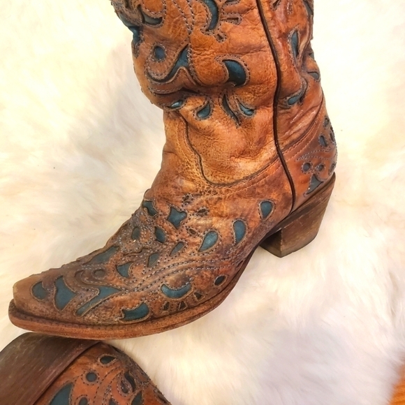 CORRAL Laser Eched Leather Cowboy Boots sz. 6.5 - Picture 5 of 8